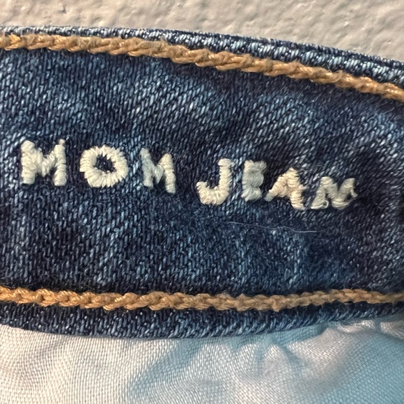 American Eagle Mom Jeans Size 0 short. Blue Mid Wash High Rise 80s’ - Picture 5 of 6